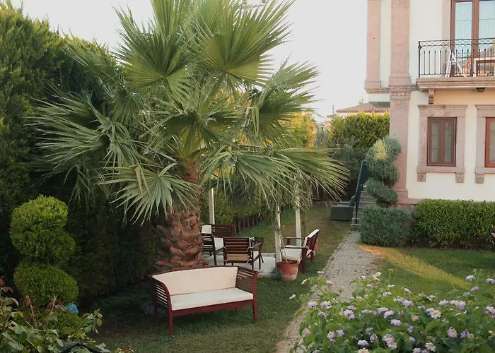 Cunda Vrodi 호텔 *