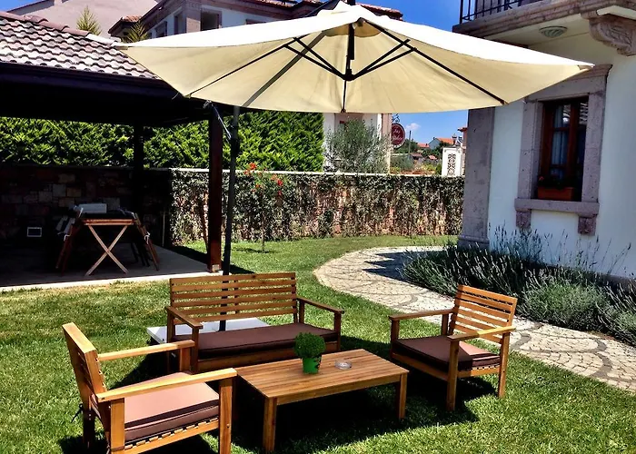 Отель Cunda Vrodi *