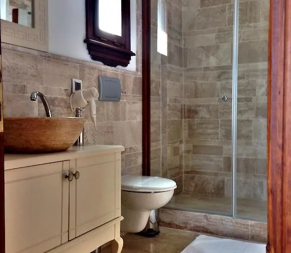 Отель Cunda Vrodi