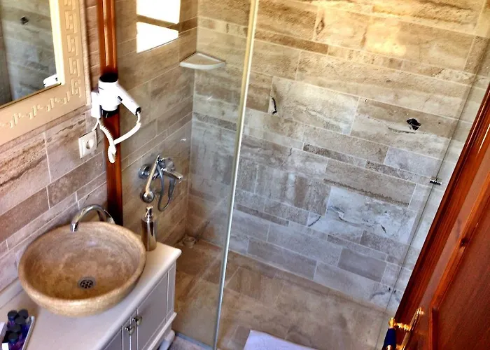 Отель Cunda Vrodi